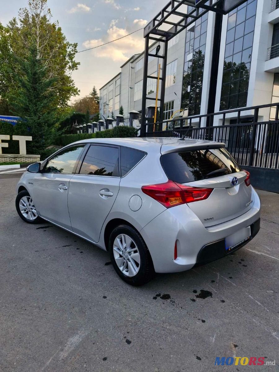 2013' Toyota Auris photo #4