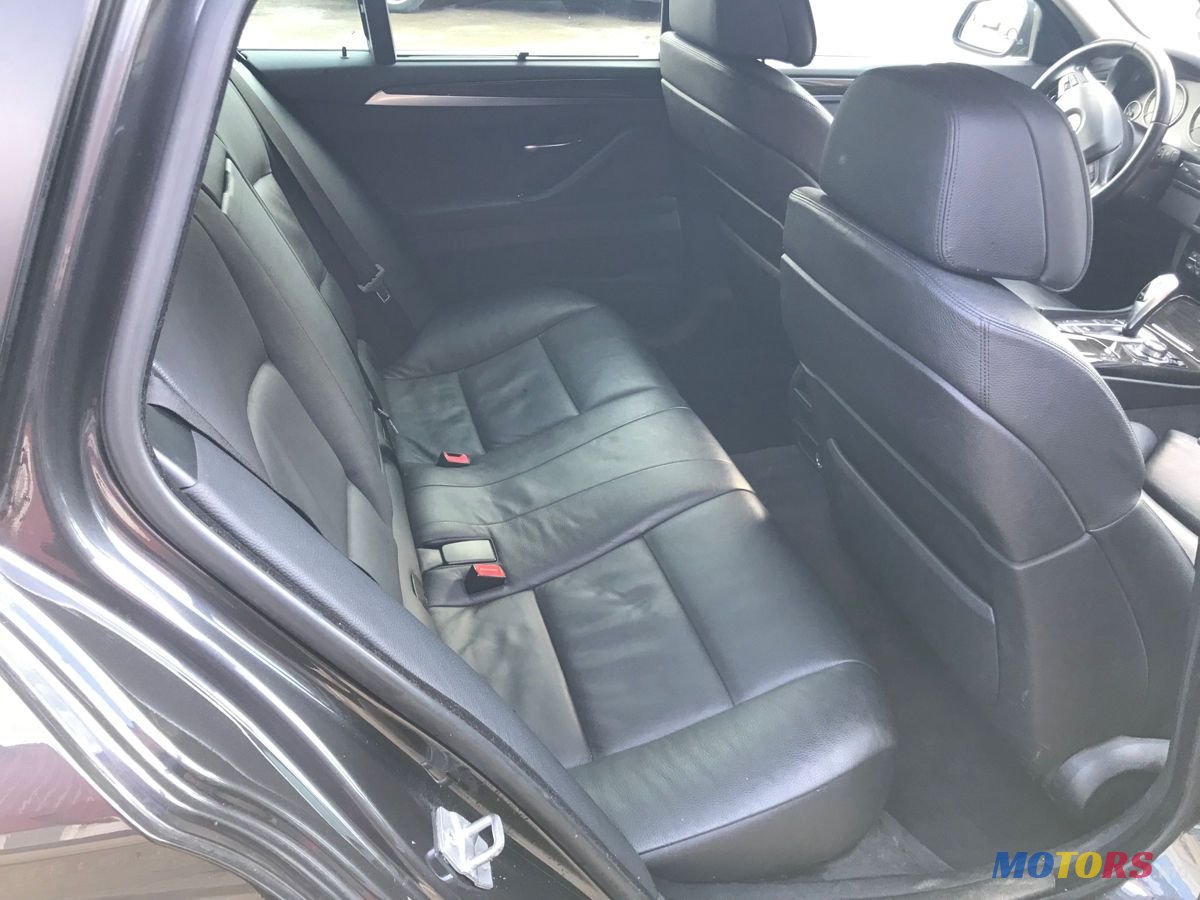 2013' BMW 5 Series photo #4