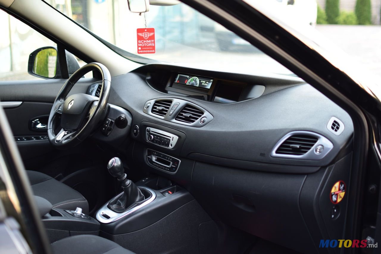 2015' Renault Grand Scenic photo #5