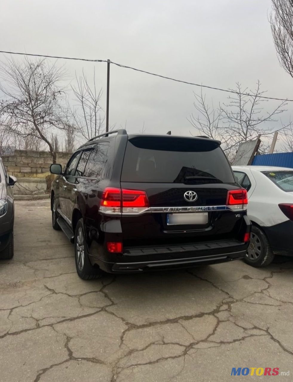 2018' Toyota Land Cruiser photo #2