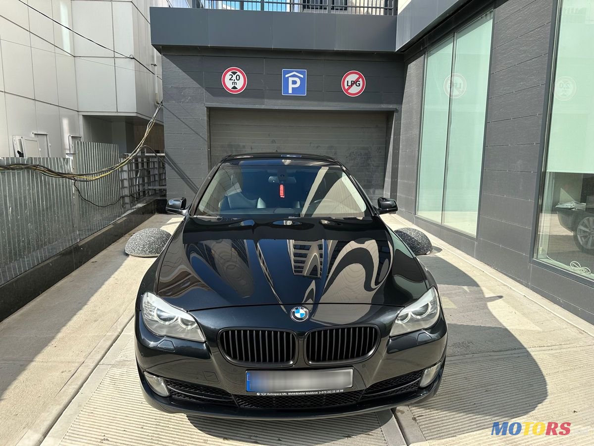 2012' BMW 5 Series photo #1