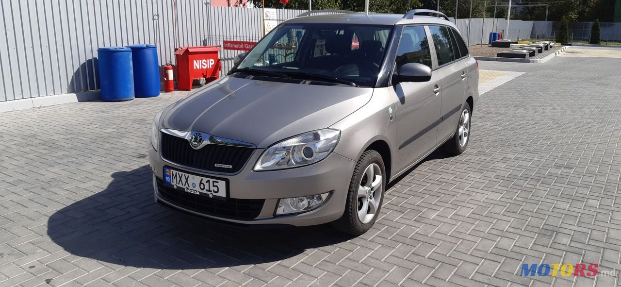 2012' Skoda Fabia photo #1