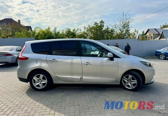 2014' Renault Grand Scenic photo #3