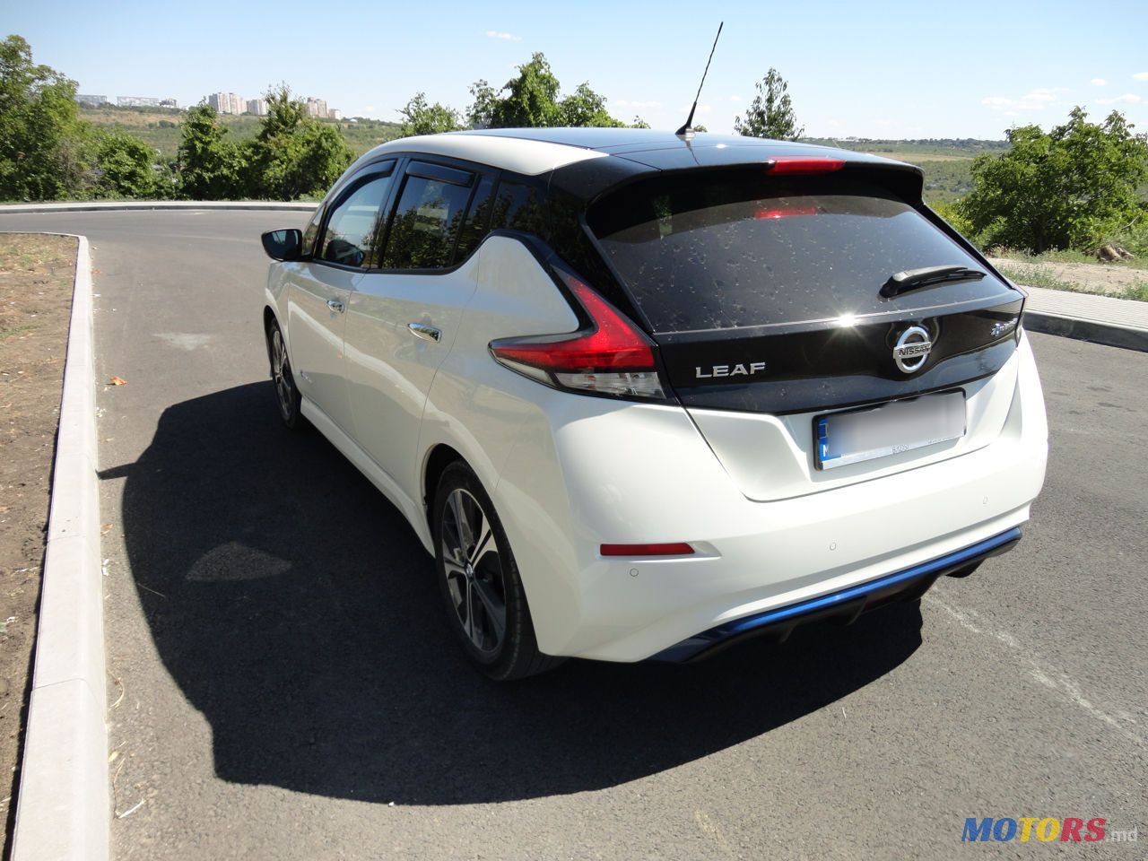 2019' Nissan Leaf photo #2