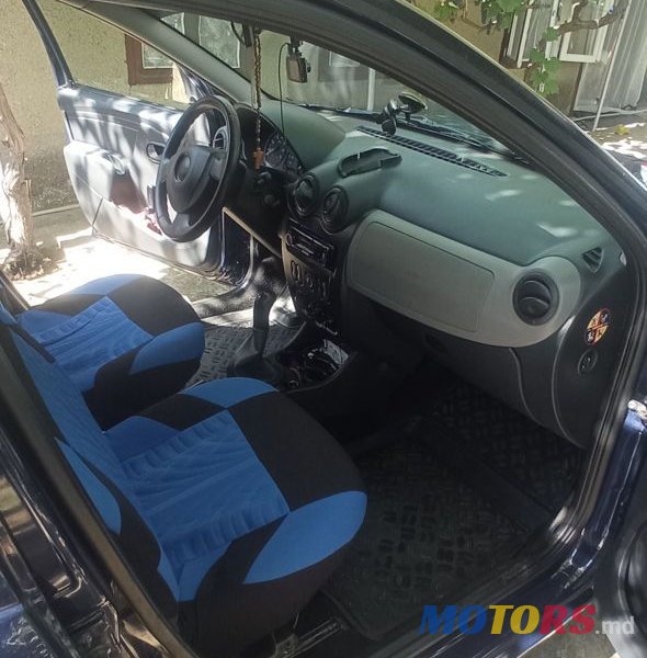 2012' Dacia Sandero photo #6