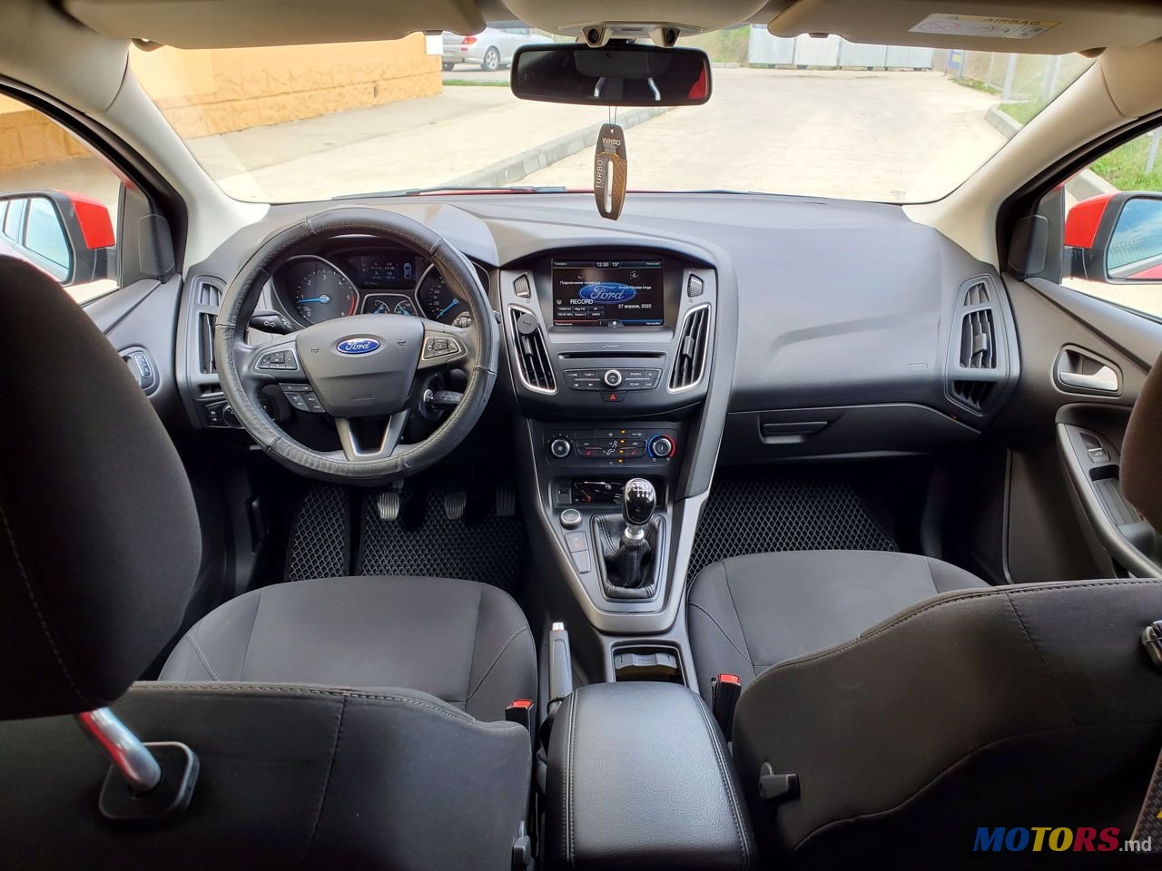 2016' Ford Focus photo #3