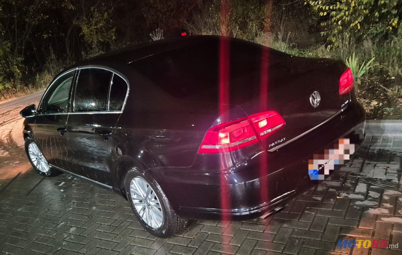 2012' Volkswagen Passat photo #6