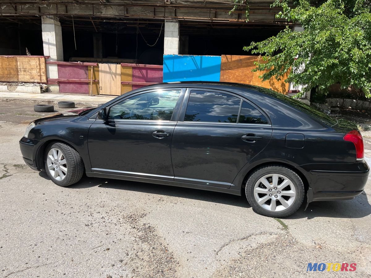 2005' Toyota Avensis photo #4