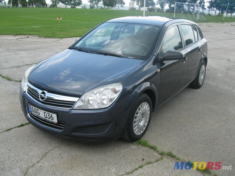 2007' Opel Astra photo #1