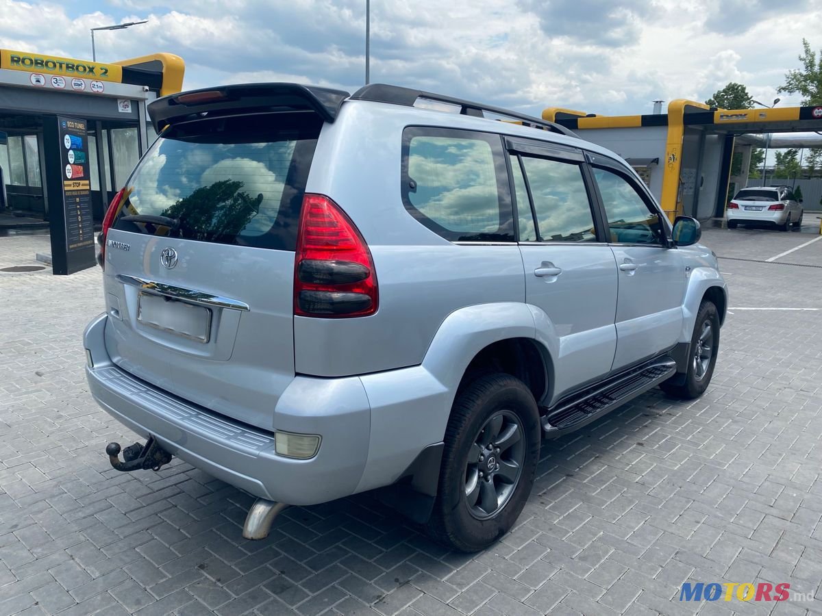 2006' Toyota Land Cruiser Prado photo #3
