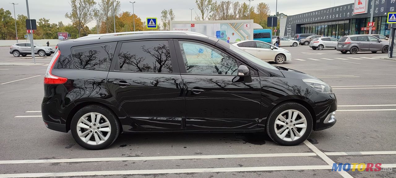 2013' Renault Grand Scenic photo #3