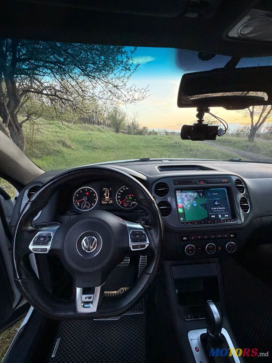 2014' Volkswagen Tiguan photo #6