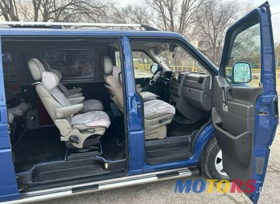 2002' Volkswagen Transporter photo #3