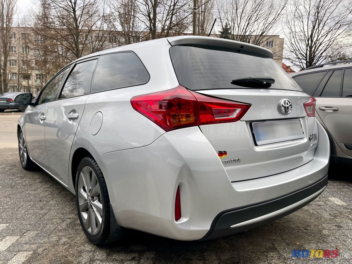 2015' Toyota Auris photo #5