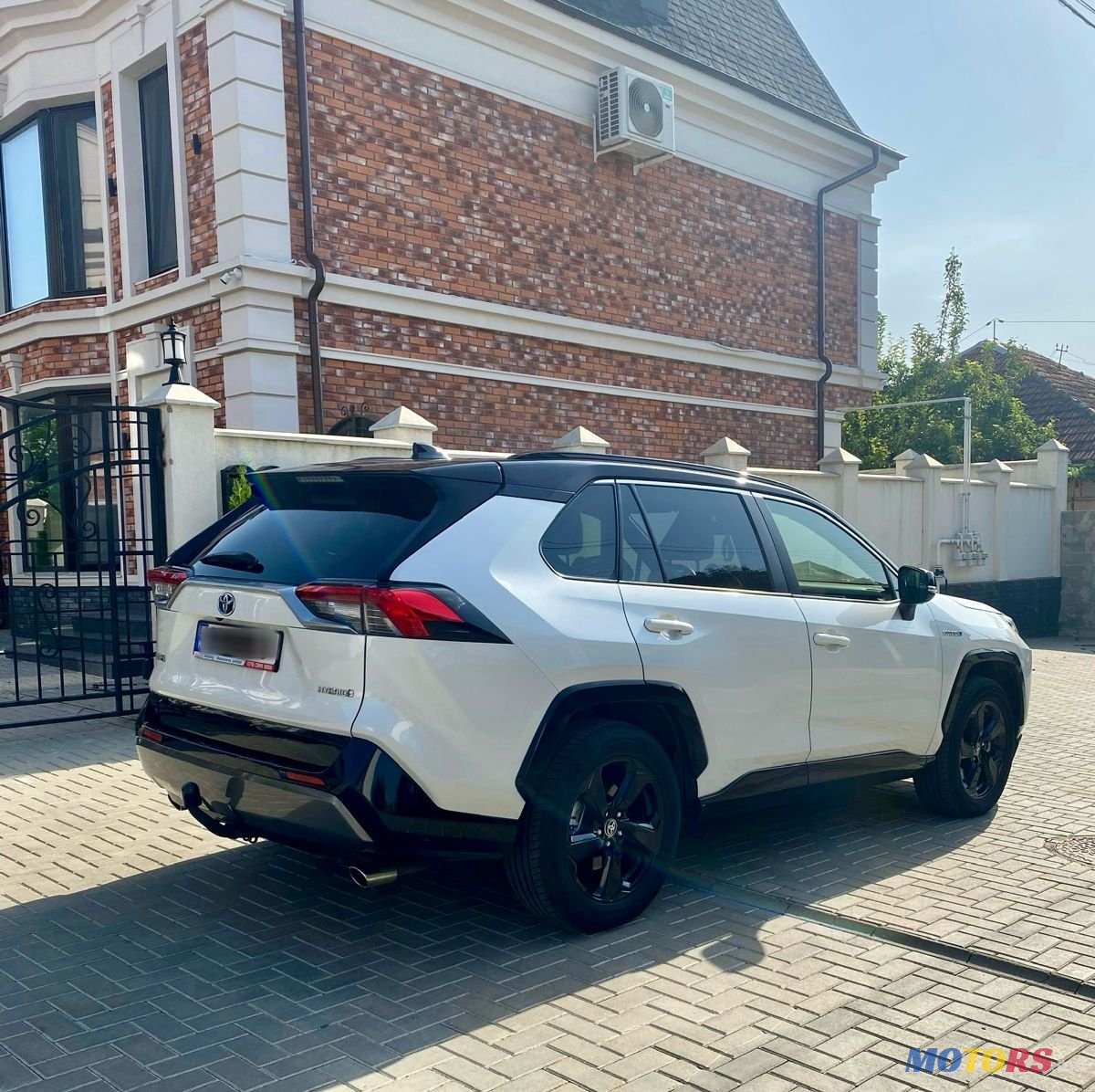 2019' Toyota RAV4 photo #3