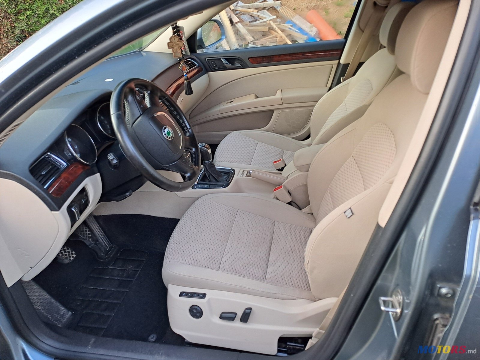 2009' Skoda Superb photo #5