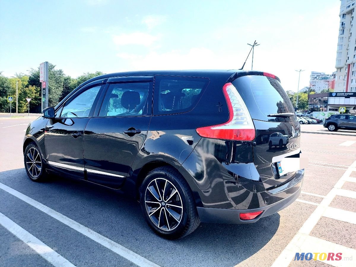 2012' Renault Grand Scenic photo #4