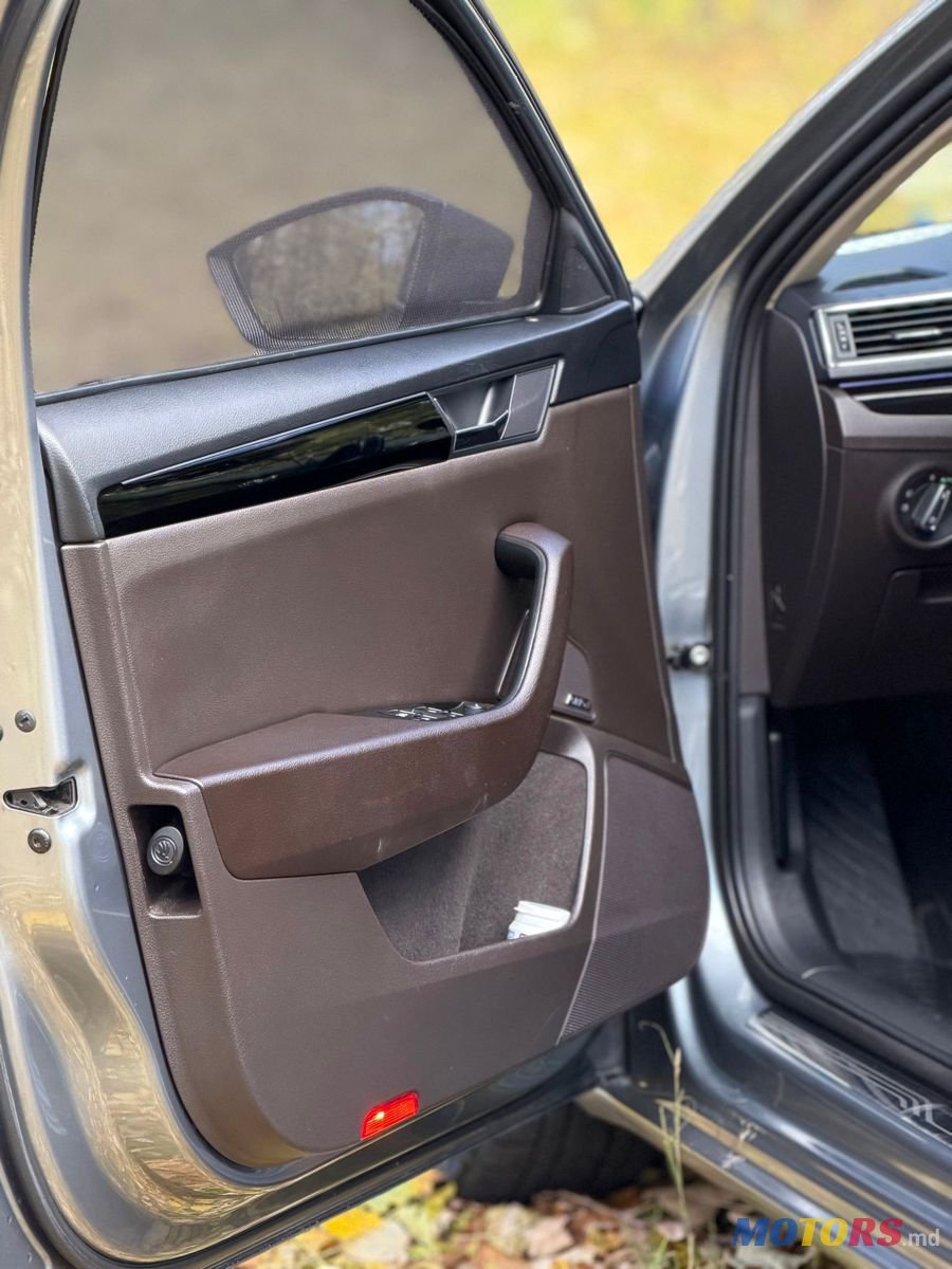 2015' Skoda Superb photo #3