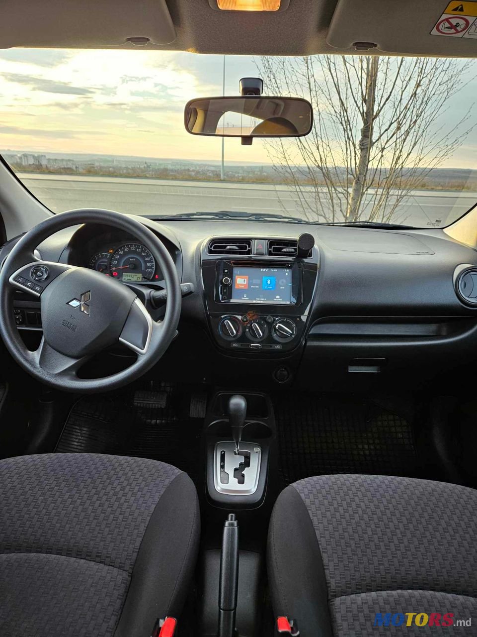 2018' Mitsubishi Mirage photo #6