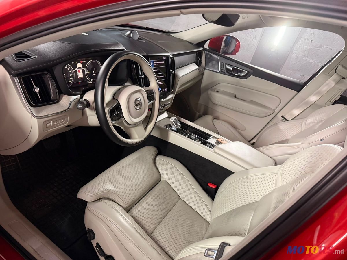2020' Volvo XC60 photo #6