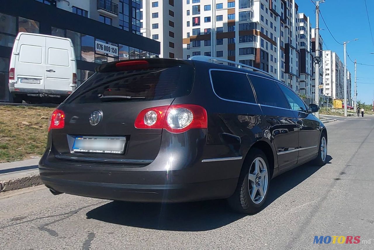 2008' Volkswagen Passat photo #6