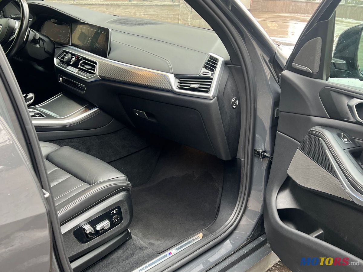 2022' BMW X5 photo #6