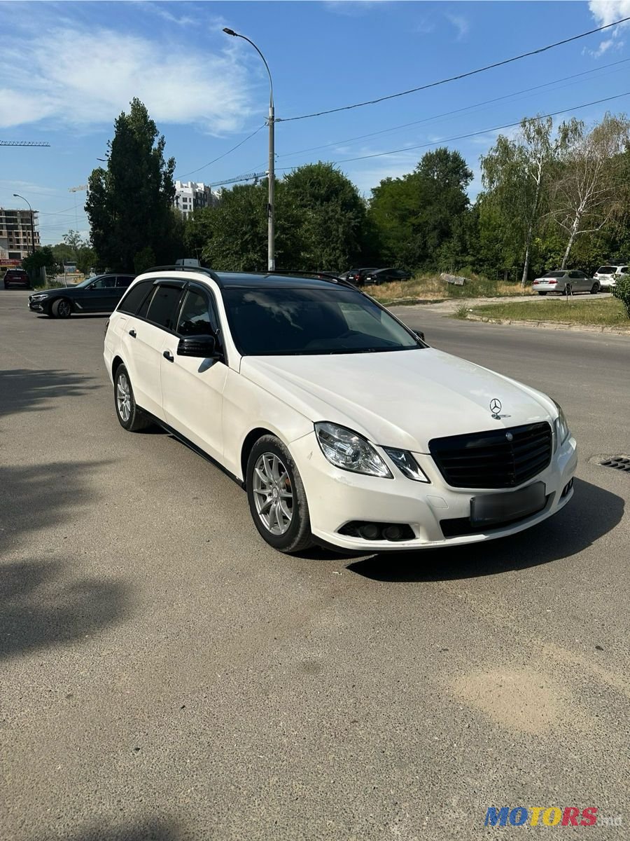 2011' Mercedes-Benz E-Class photo #4