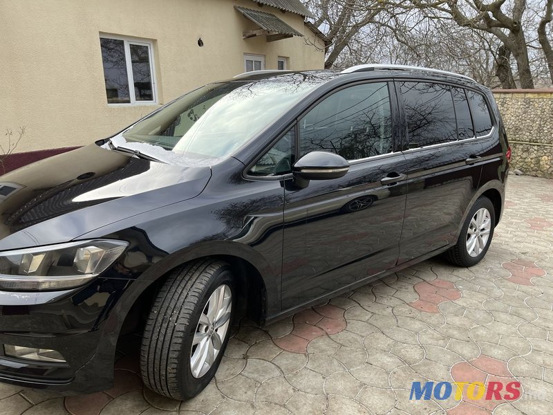 2017' Volkswagen Touran photo #1