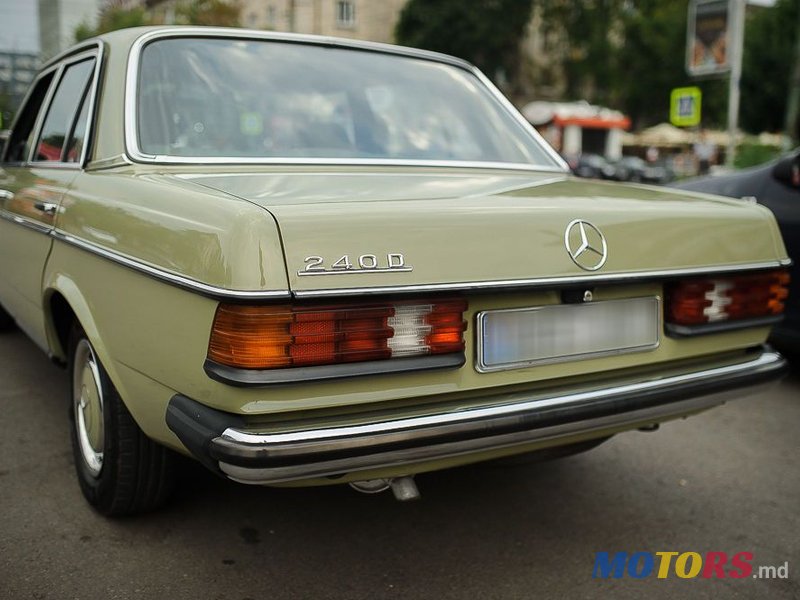 1982' Mercedes-Benz Series (W123) photo #4