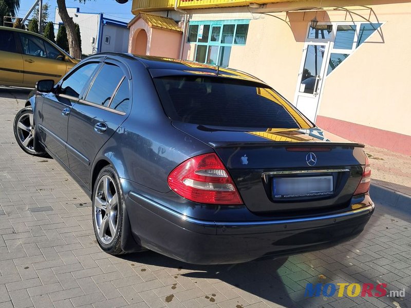 2004' Mercedes-Benz E-Class photo #4