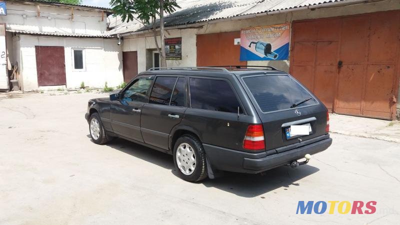 1990' Mercedes-Benz E-Class photo #2