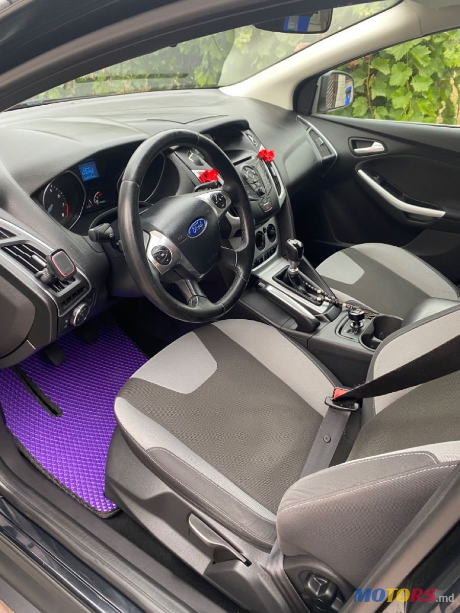 2012' Ford Focus photo #4