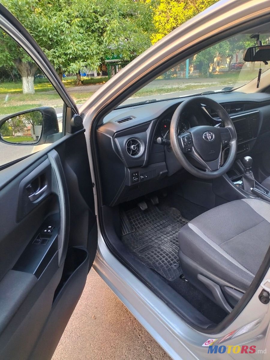 2017' Toyota Auris photo #5