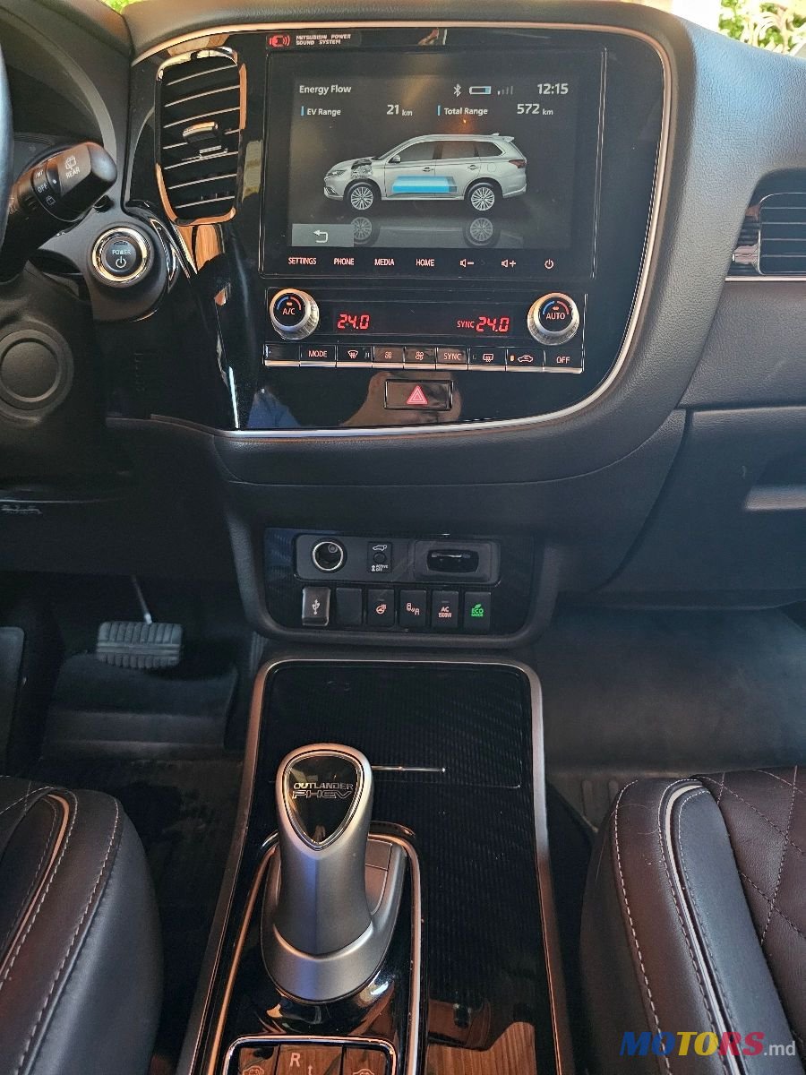 2019' Mitsubishi Outlander photo #5