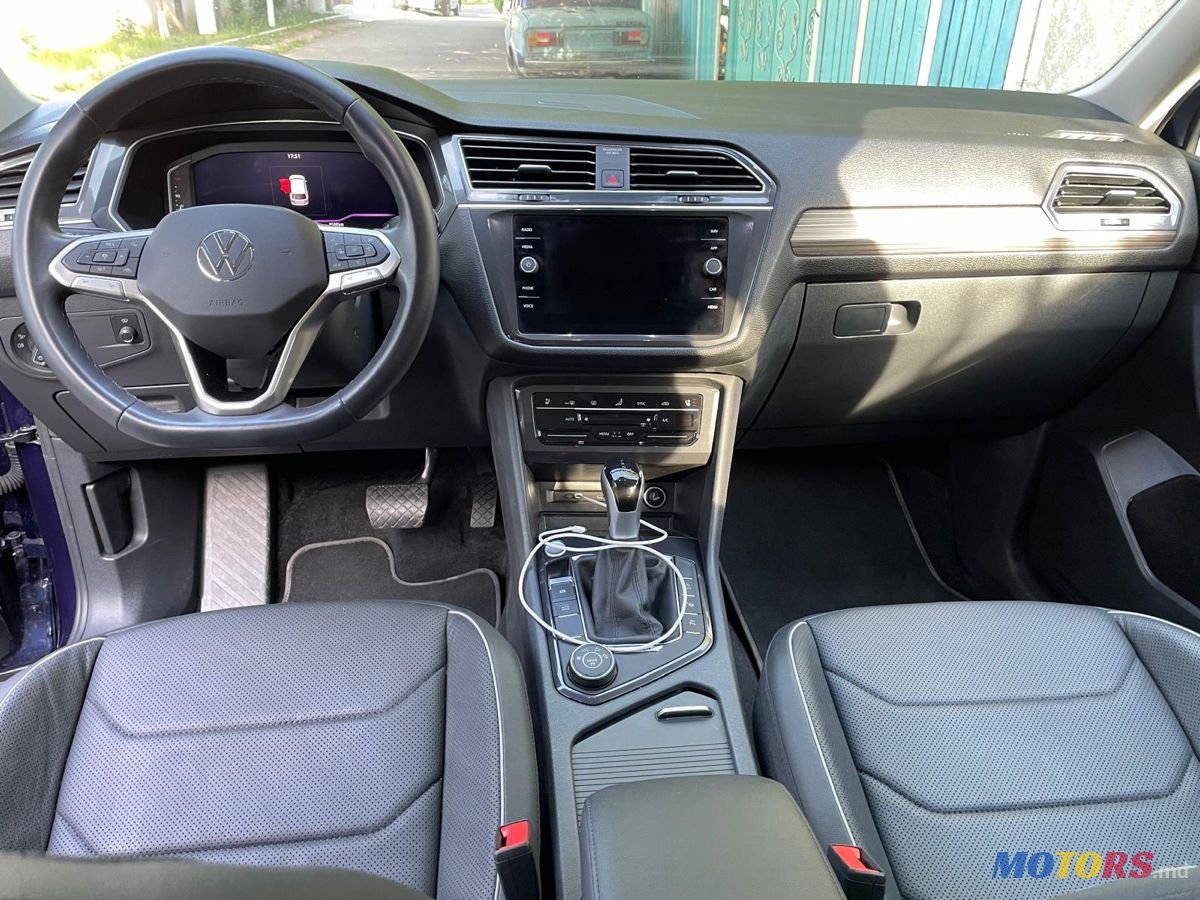 2023' Volkswagen Tiguan photo #6