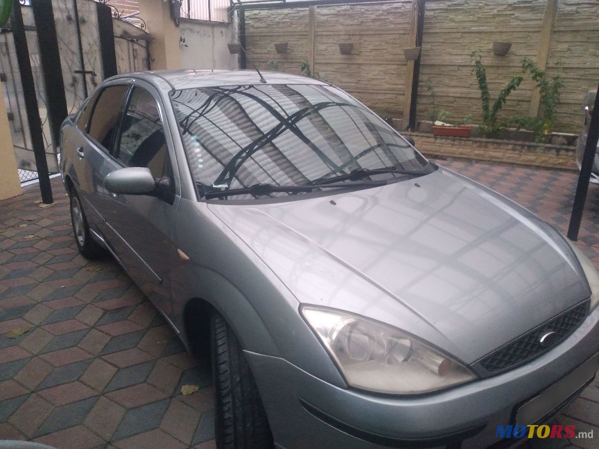 2004' Ford Focus photo #1