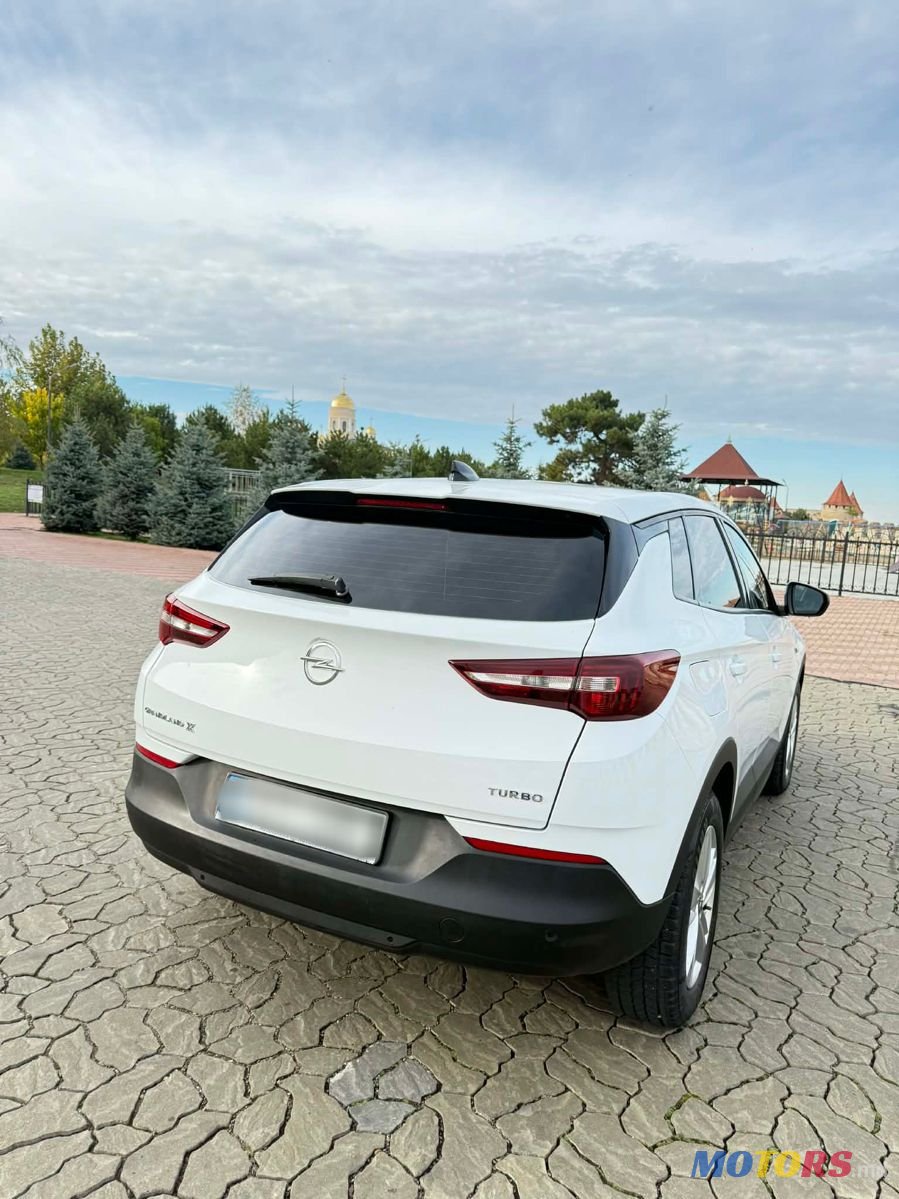 2018' Opel Grandland X photo #2