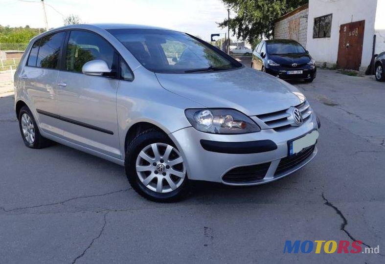 2005' Volkswagen Golf Plus photo #1