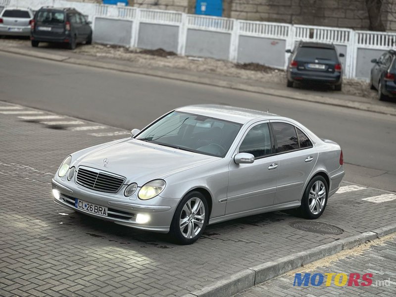 2004' Mercedes-Benz E Класс photo #1
