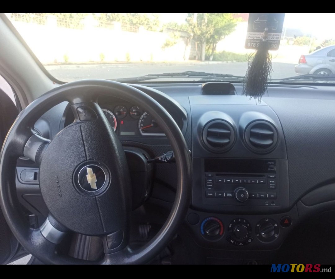2011' Chevrolet Aveo photo #3