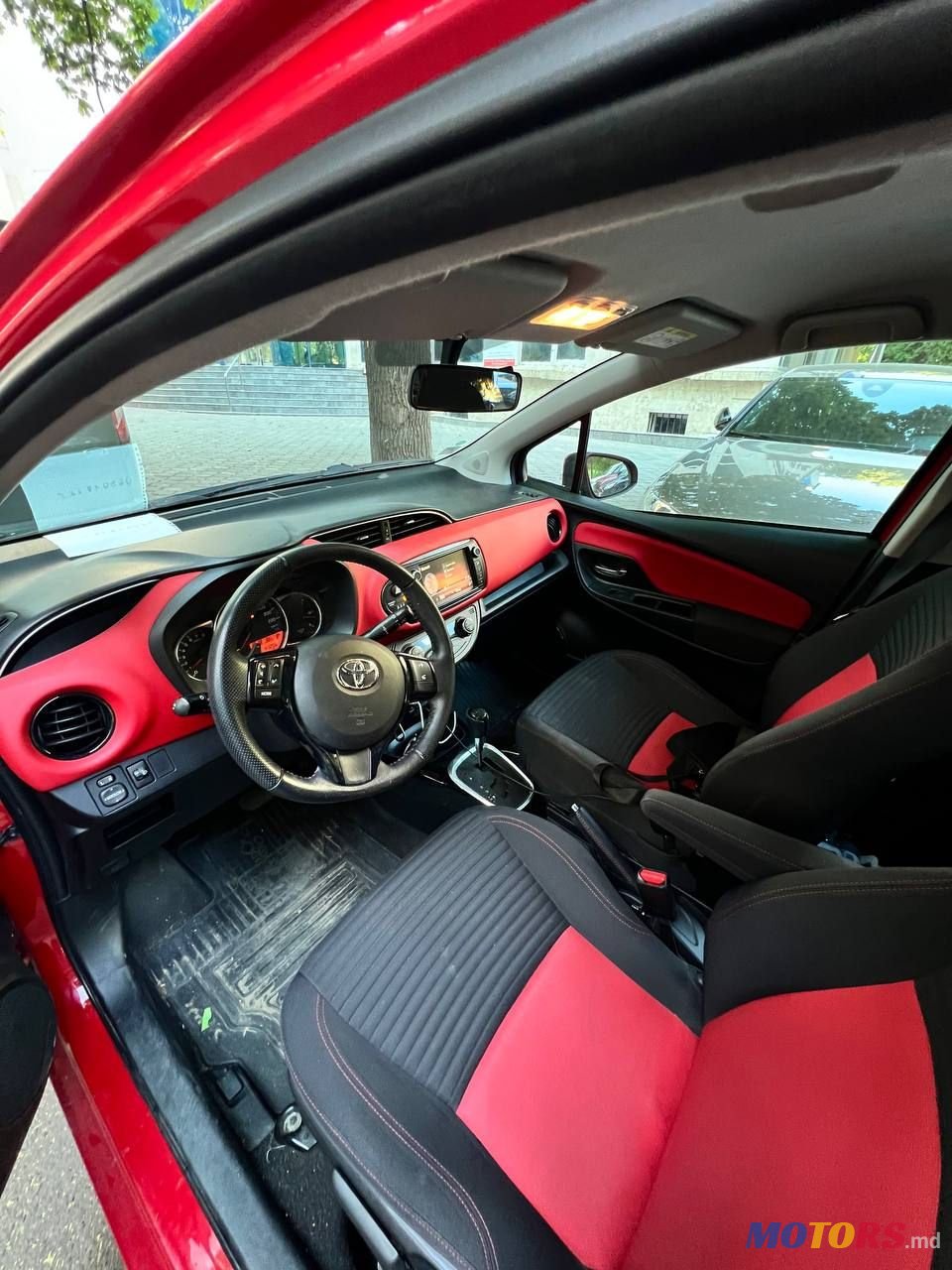 2015' Toyota Yaris photo #5