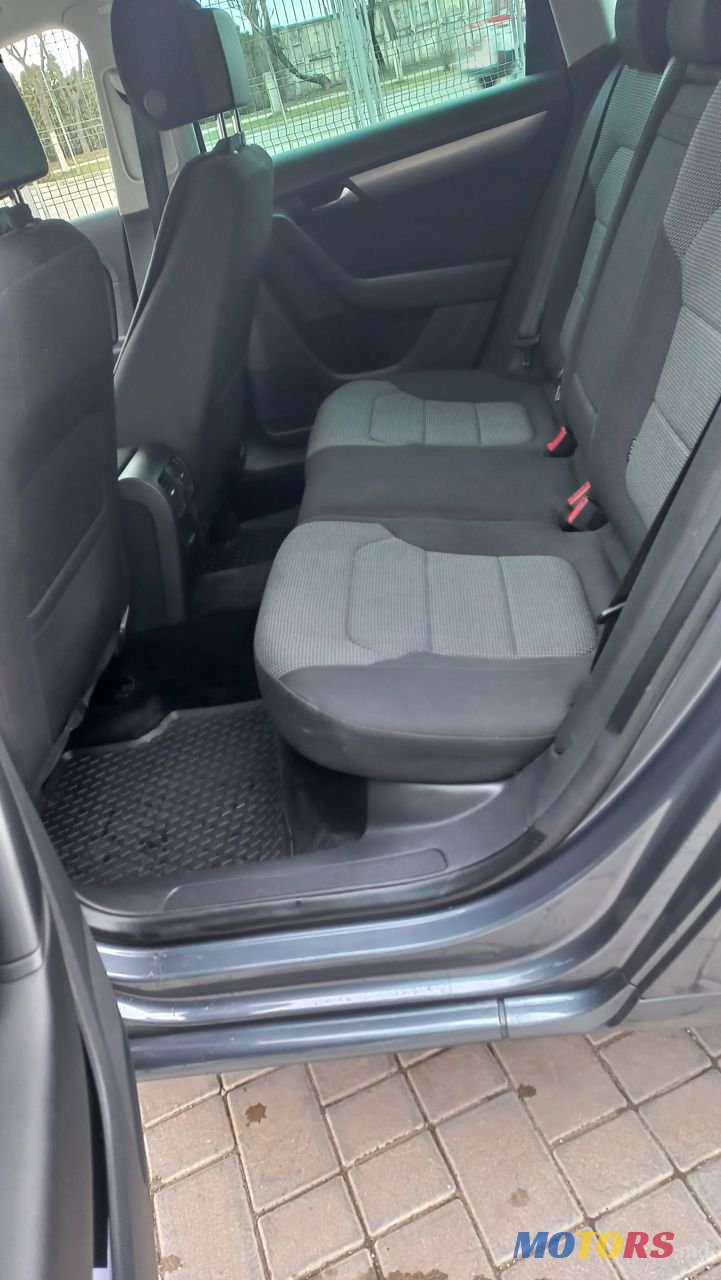 2012' Volkswagen Passat photo #5