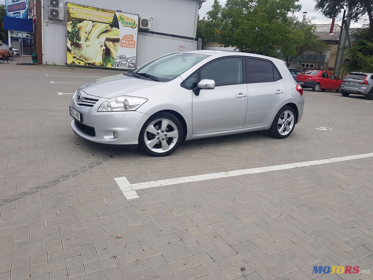 2011' Toyota Auris photo #4