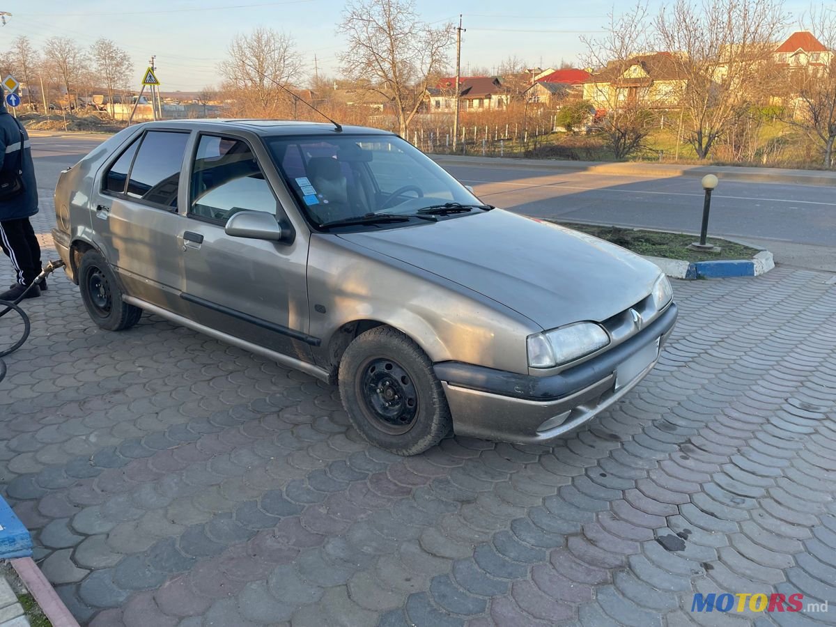 1990' Renault 19 photo #2