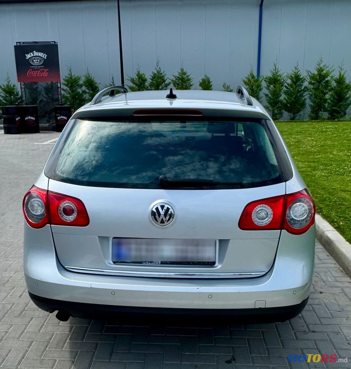 2010' Volkswagen Passat photo #4