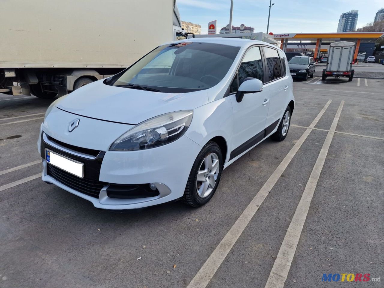 2012' Renault Scenic photo #1