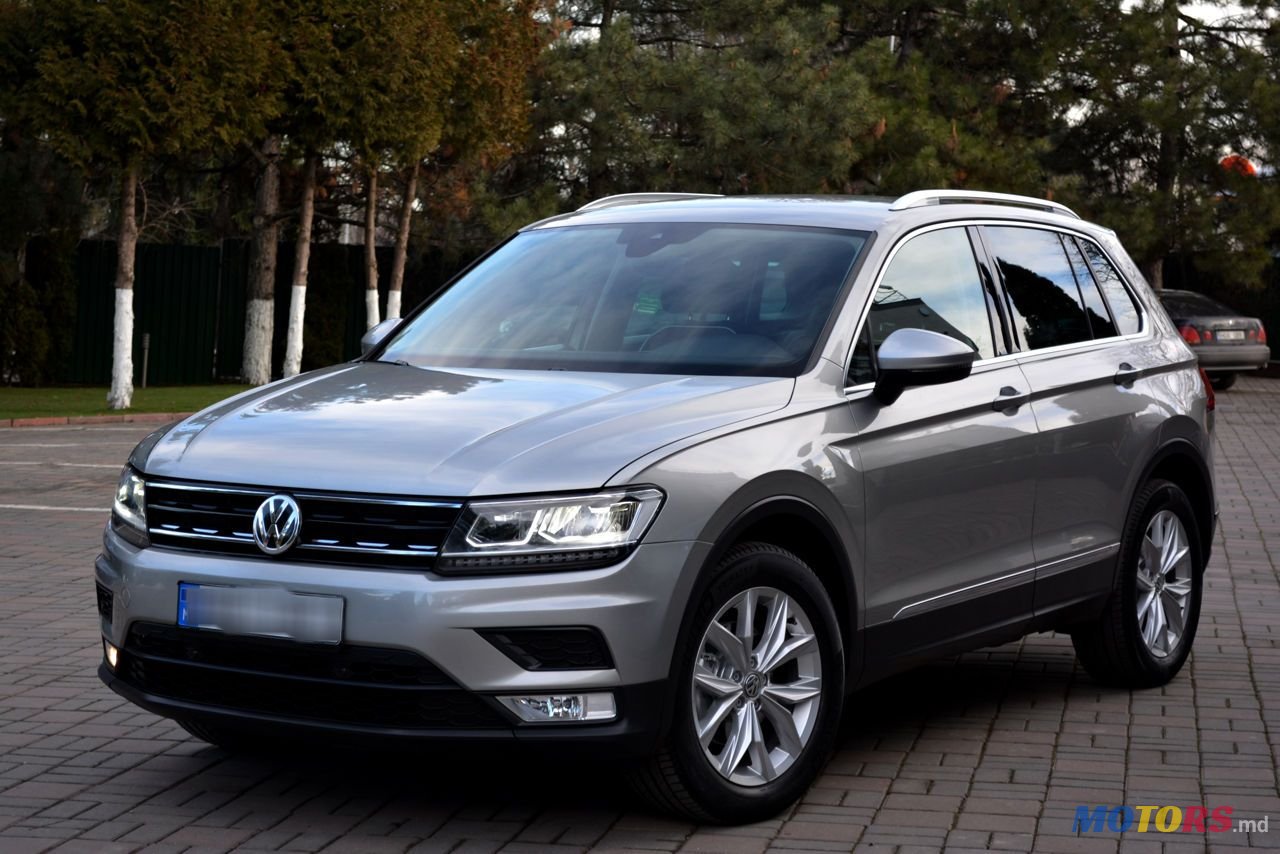 2017' Volkswagen Tiguan photo #3