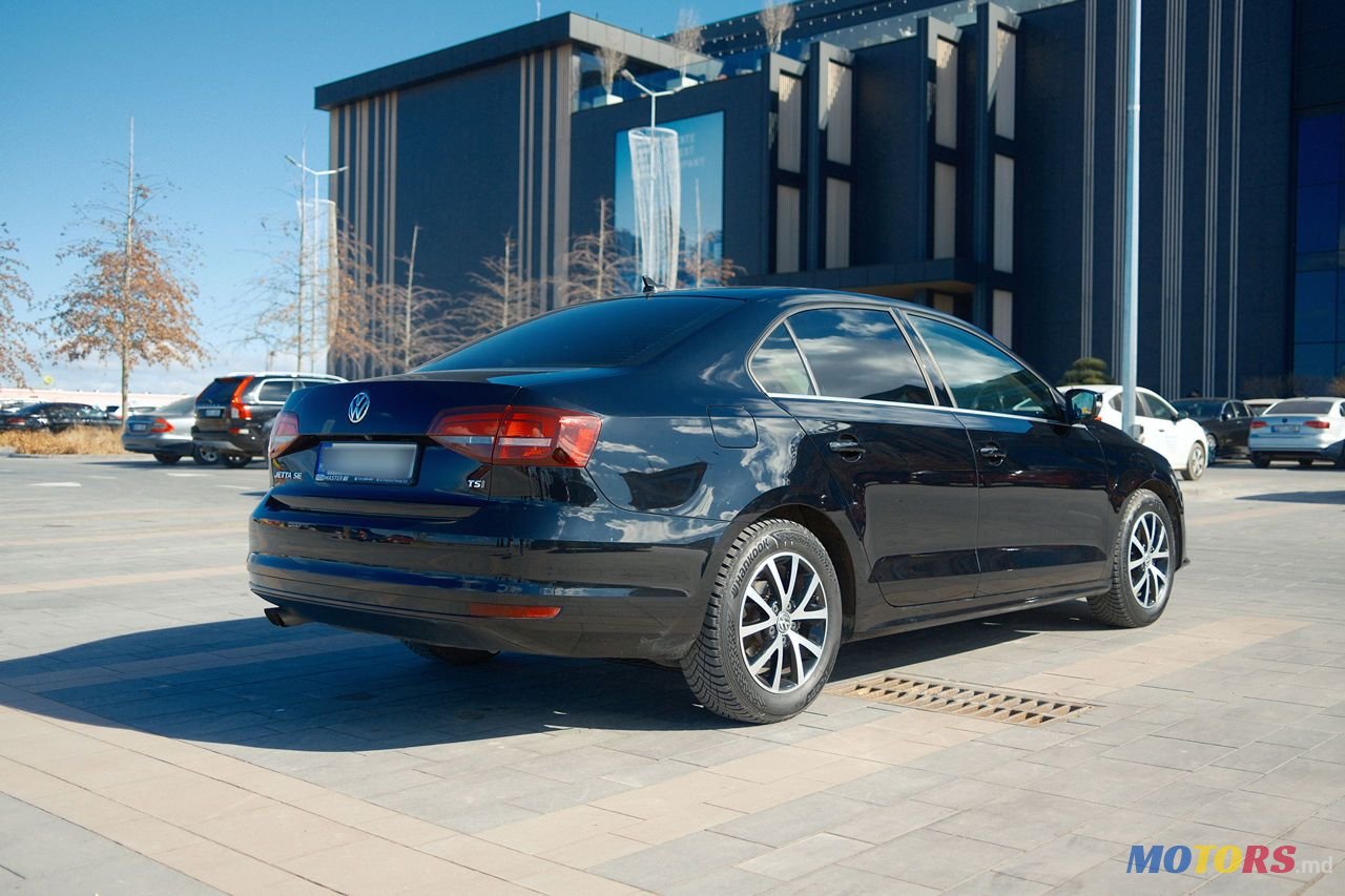 2017' Volkswagen Jetta photo #4