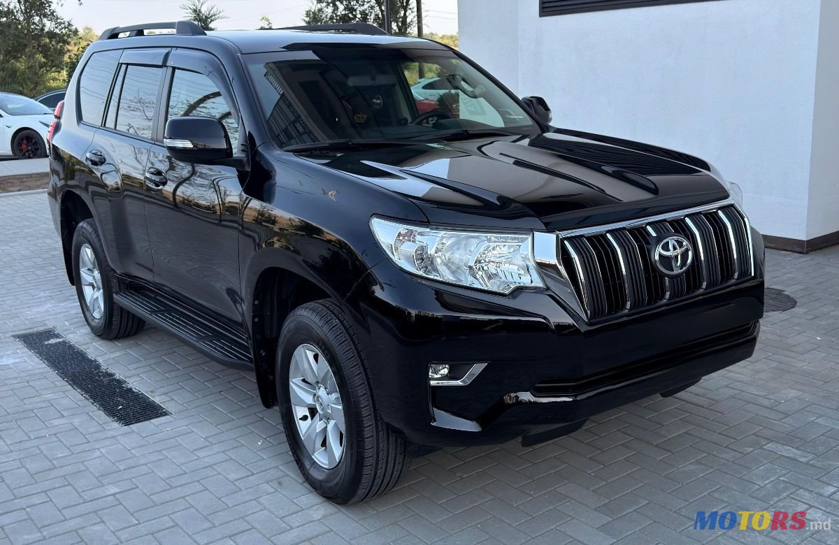 2019' Toyota Land Cruiser Prado photo #2
