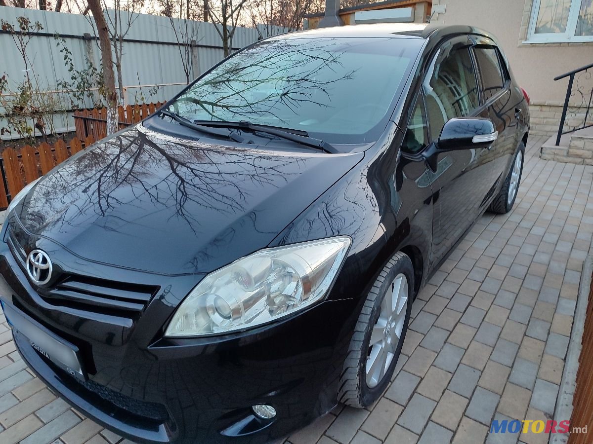 2010' Toyota Auris photo #2